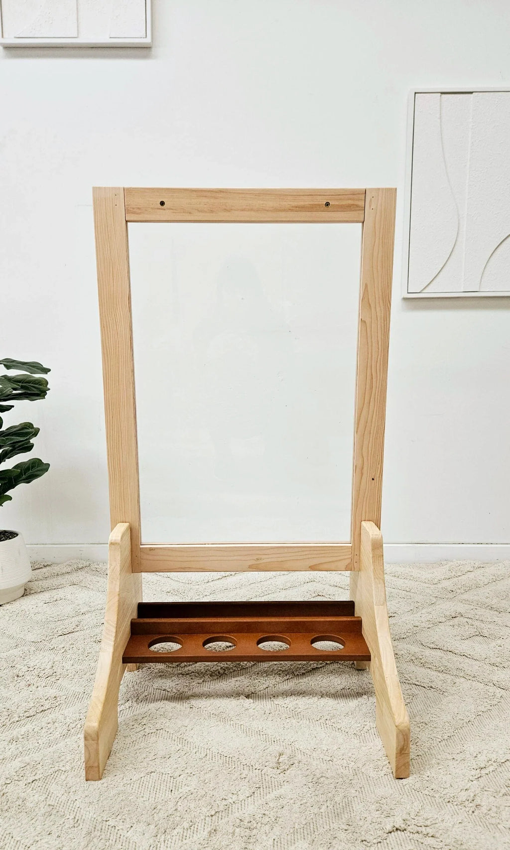 QToys Australia (USA) Toddler Perspex Easel