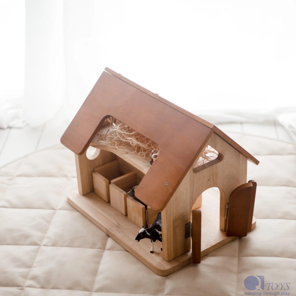 QToys Australia (USA) HORSE STABLE
